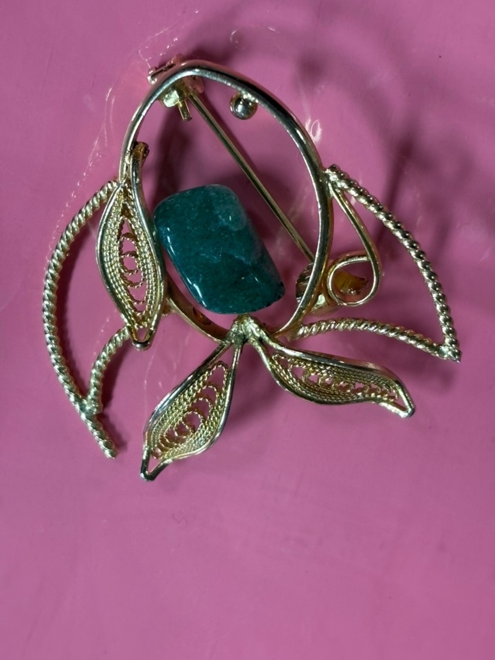 Vintage Gold-Tone Leaf Brooch with Green Stone Accent